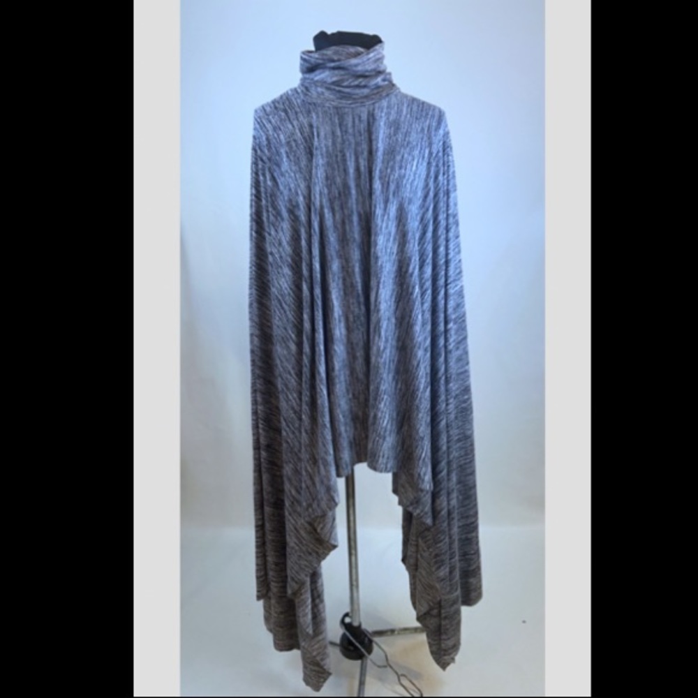 Designs by DORIS Gray turtleneck Poncho